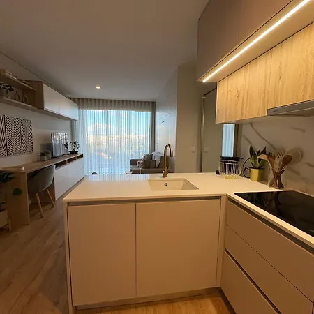 New Douro Tower 206 With Shared Pool And Parking